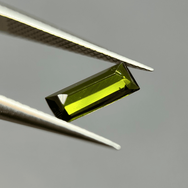 Turmalina-0.655ct-8.8x3.6x2mm 2