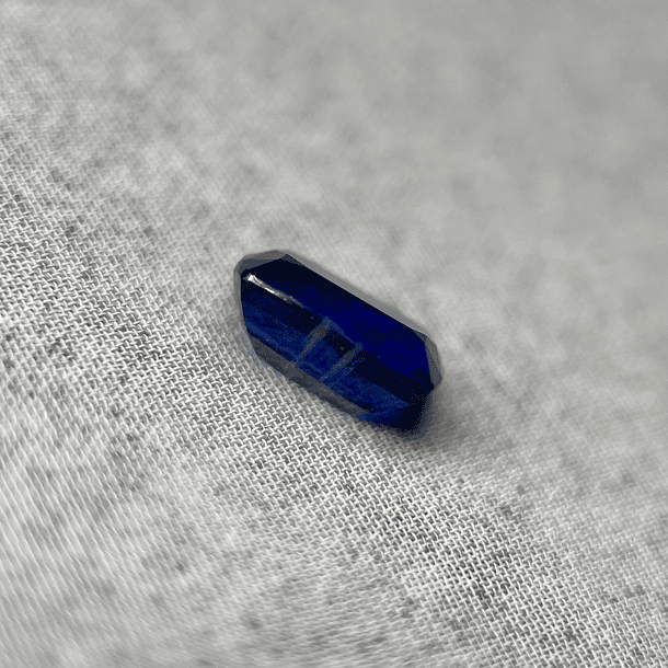 Cianita azul-2.53ct-9x6.8x4.3mm 3