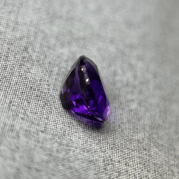 Amatista GIA-3.78ct-10.91x8.84x7.07mm 3