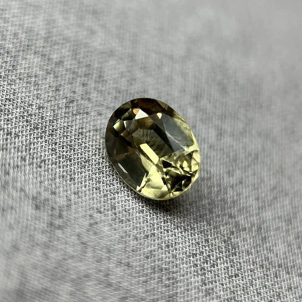 Zultanita GIA-1.62ct-7.90x6.31x4.47mm 1