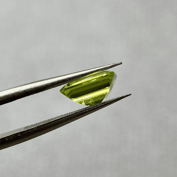 Peridoto-1.70ct-7.9x5.7mm 3