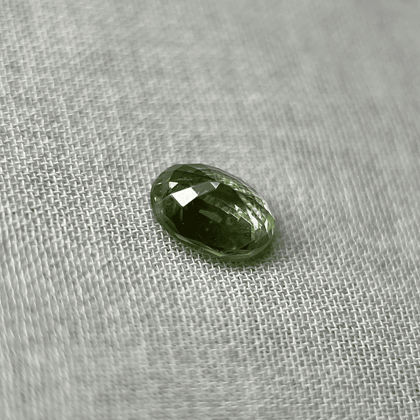 Tsavorita-0.645ct-5.9x4.5x2.7mm 2