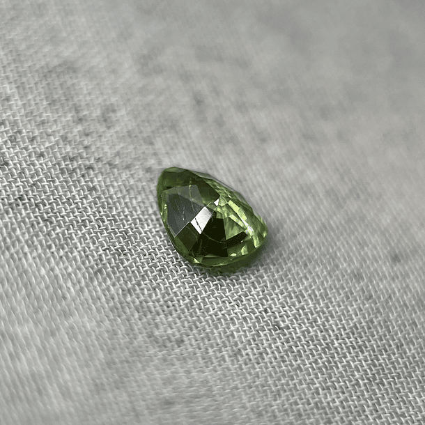 Tsavorita-0.51ct-5.1x4.8mm 2