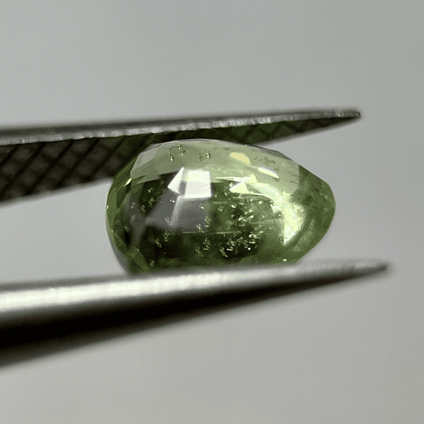 Tsavorita-0.695ct-5.4x5.5mm 3