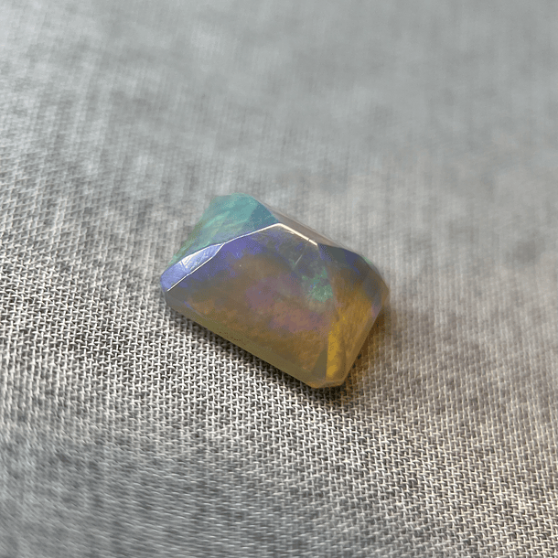 Ópalo-2.270ct-9.8x7.7x5.4mm 2