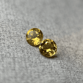 Par de Citrinos amarillos-1.64ct-5.8mm