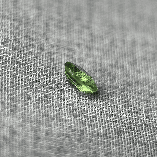 Tsavorita-0.11ct-3.4x2.7mm 3