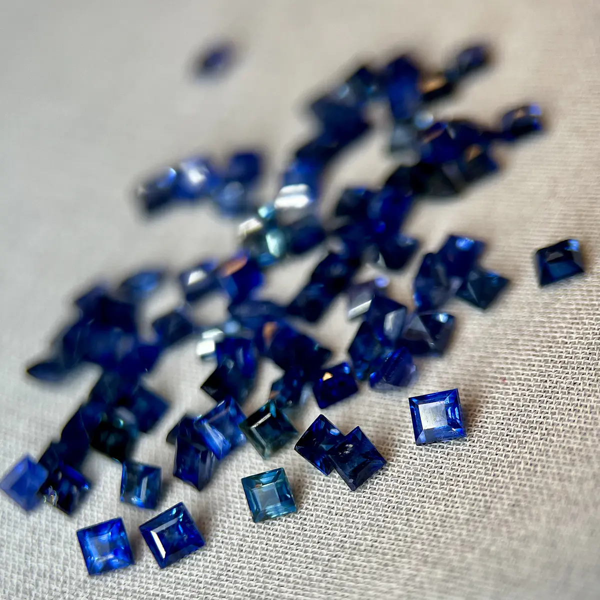 Zafiro-0.16ct-2.5x2.5mm | Versatto Gemas & Joyas
