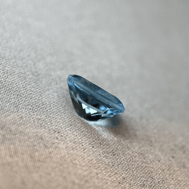 Topacio azul-2.41ct-9.2x7.2x4.4mm 3