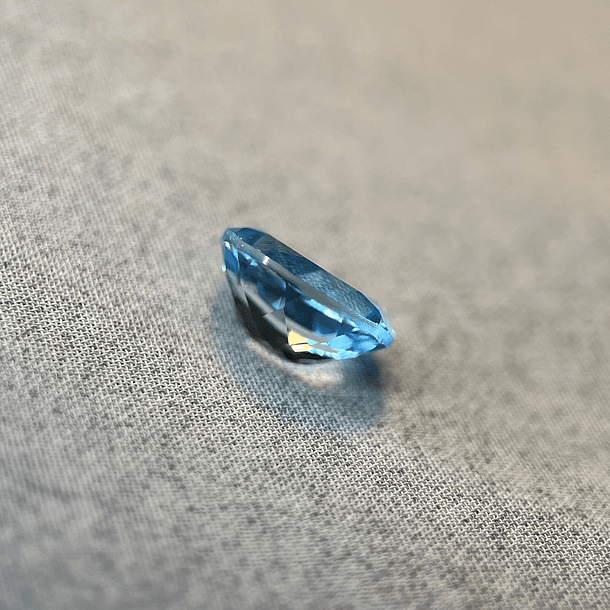 Topacio azul-3.30ct-10x8x5.2mm 3