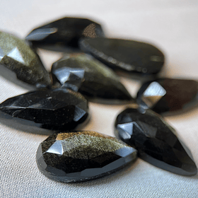 Obsidiana con brillo dorado-7.90ct-19.5x9.7mm