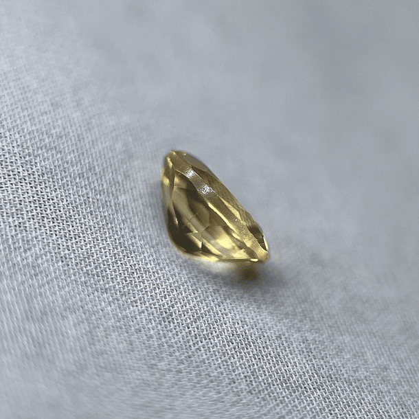 Citrino amarillo-1.755ct-9x6.9x4.7mm 3