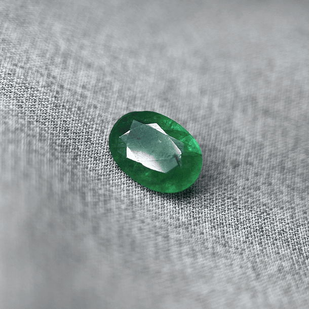 Esmeralda-1.89ct-9.5x6.9x4.1mm 1