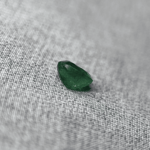 Esmeralda-0.92ct-6.8x5.2x4mm 3