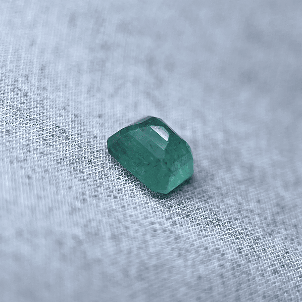 Esmeralda-1.78ct-7.3x6.2x4.6mm 2