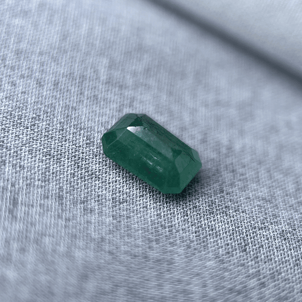 Esmeralda-1.58ct-8.1x5.8x3.8mm 2