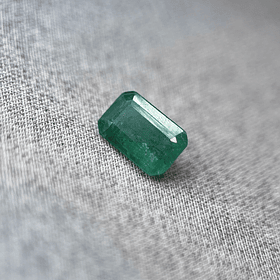 Esmeralda-1.39ct-8.1x5.3x3.6mm