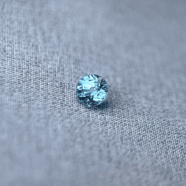 Circón azul-0.65ct-4.3x2.8mm 1