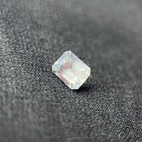 Piedra luna-1.015ct-6.5x5.1x4.1mm