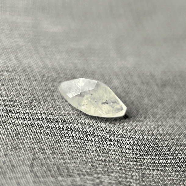 Piedra luna-1.595ct-10x6.1mm 2