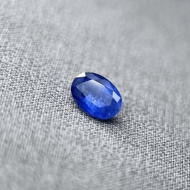 Zafiro azul de Sri Lanka-0.930ct-6.6x4.7mm 1