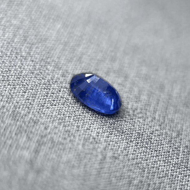 Zafiro azul de Sri Lanka-0.930ct-6.6x4.7mm 2