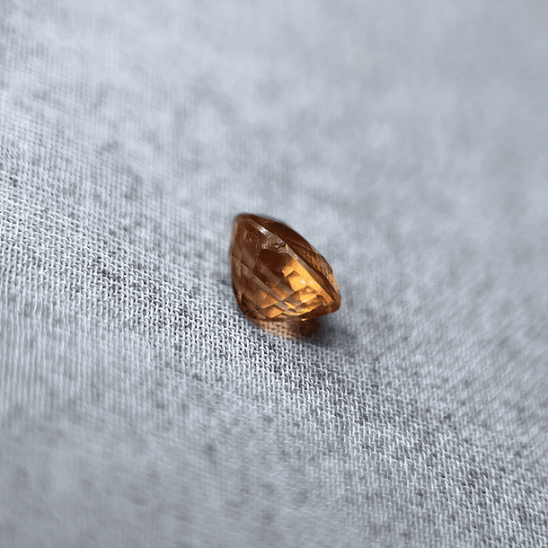 Granate espesartina fanta-0.94ct-5.7x4.6x3.7mm 3