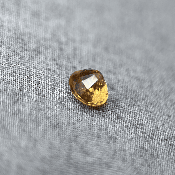 Granate espesartina fanta-0.74ct-5.1x4.6x3.5mm 2