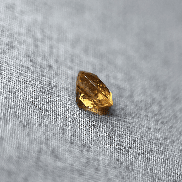 Granate espesartina fanta-0.74ct-5.1x4.6x3.5mm 3