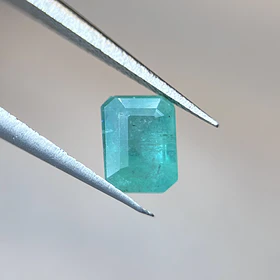Esmeralda-1.21ct-6.8x4.9x4.3mm