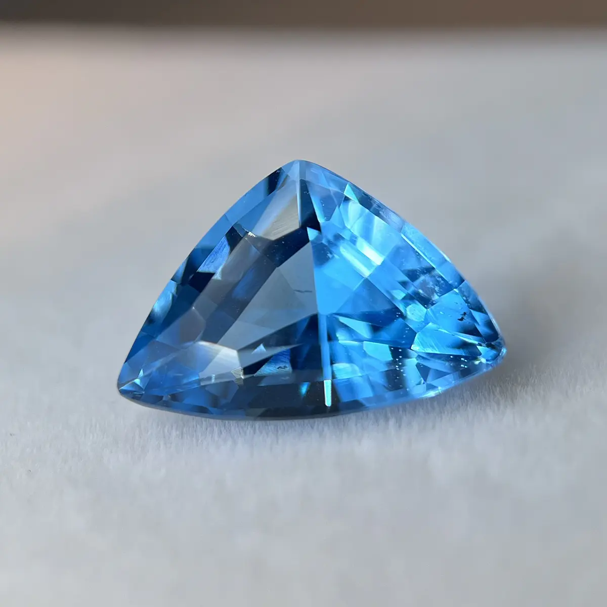 Topacio suizo-4.49ct-9.78x9.44x7.25mm | Versatto Gemas & Joyas