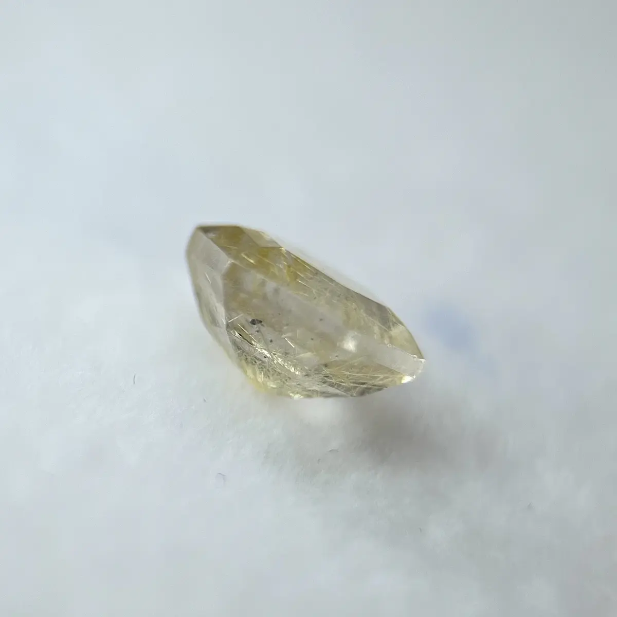 Cuarzo rutilado-2.22ct-9x7mm | Versatto Gemas & Joyas
