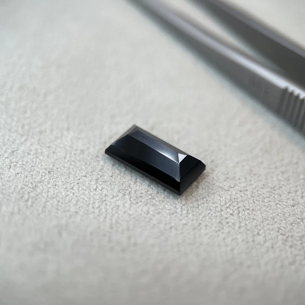 Espinela negra-4.225ct-12.3x6.3mm 1