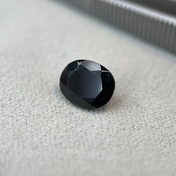 Espinela negra-4.33ct-10x8mm 3