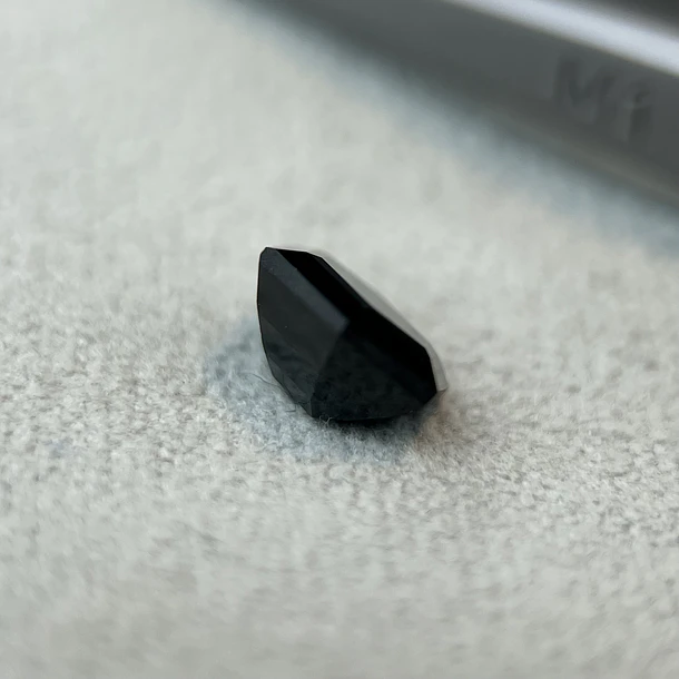 Espinela negra-1.785ct-8x6mm 3