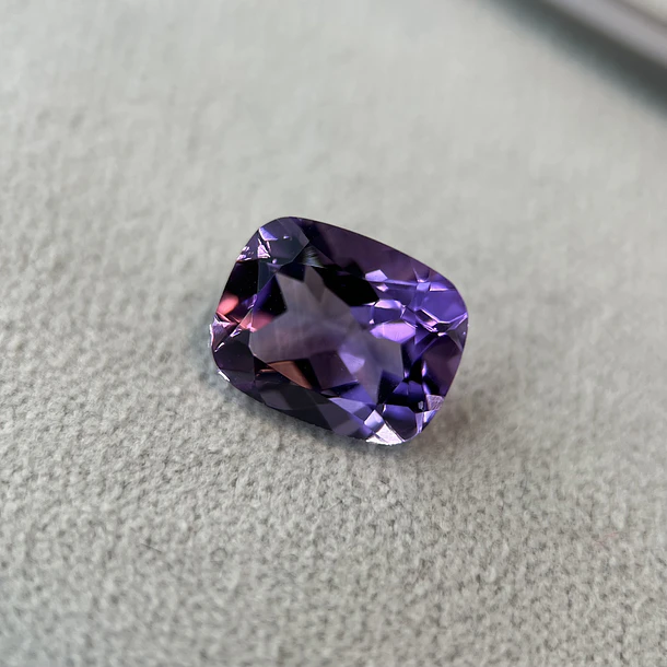 Amatista-2.80ct-10x8x5.4mm 1