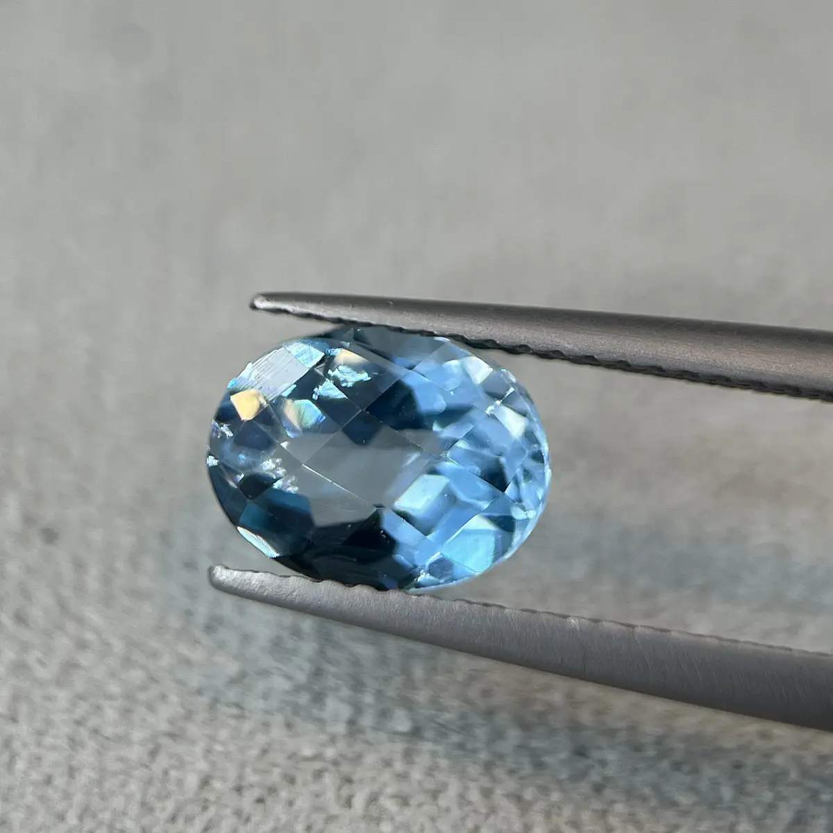 Topacio azul-2.410ct-8.7x6.6x4.8mm | Versatto Gemas & Joyas