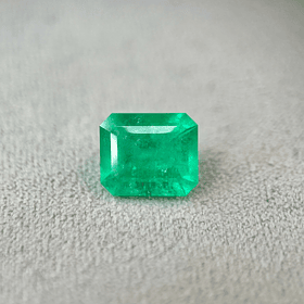 Esmeralda colombiana GIA -5.45ct-11.93x10.10x6.74mm