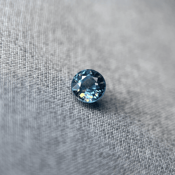 Circón azul-0.70ct-4.1x3.4mm-  1