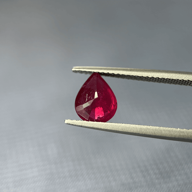 Rubí-1.935ct-8.5x6.8x4.2mm 2