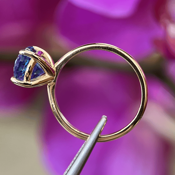 Anillo en oro amarillo de 14k con Topacio suizo 2