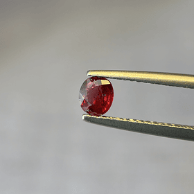 Rubí sangre de pichón natural-0.520ct-4.7x4.1x2.5mm