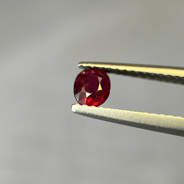 Rubí sangre de pichón natural-0.480ct-4.5x3.6x3.1mm 2