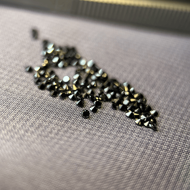 Diamante negro-0.016ct-1.5mm 