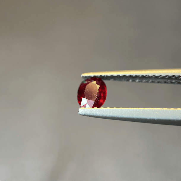 Rubí sangre de pichón-0.405ct-4.9x3.7x2mm  2