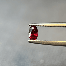 Rubí sangre de pichón-0.405ct-4.8x3x2.8mm
