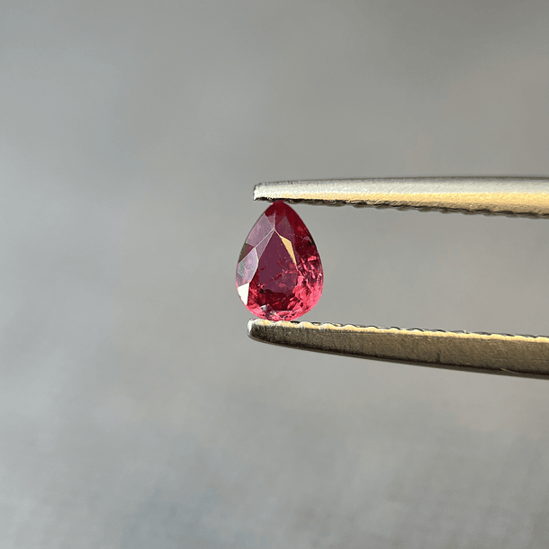 Rubí sangre de pichón-0.275ct-4.5x3.x2mm 1