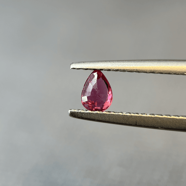 Rubí sangre de pichón-0.275ct-4.5x3.x2mm 2