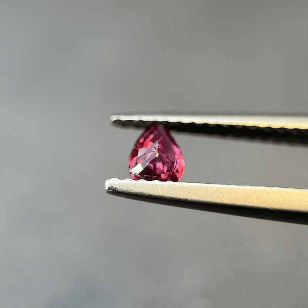 Rubí sangre de pichón-0.275ct-4.5x3.x2mm 3