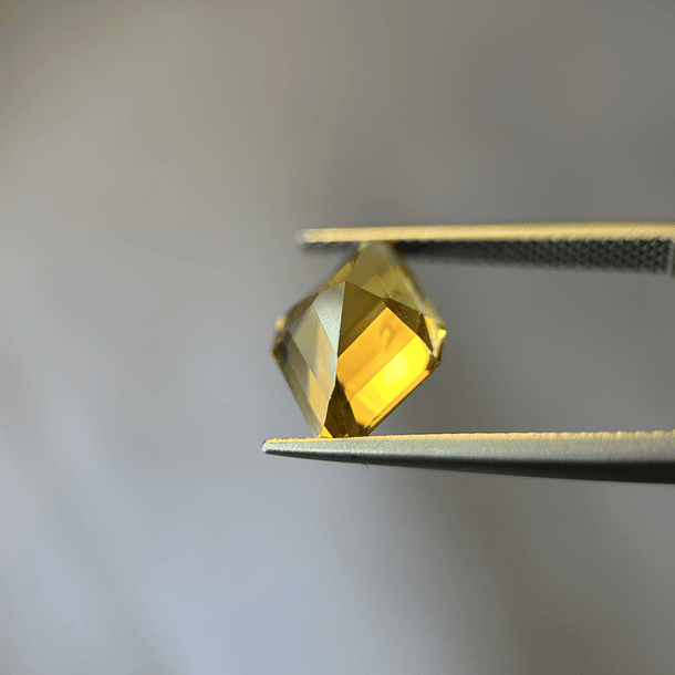 Citrino mandarina-3.86ct-13.5x9.2x7mm 2